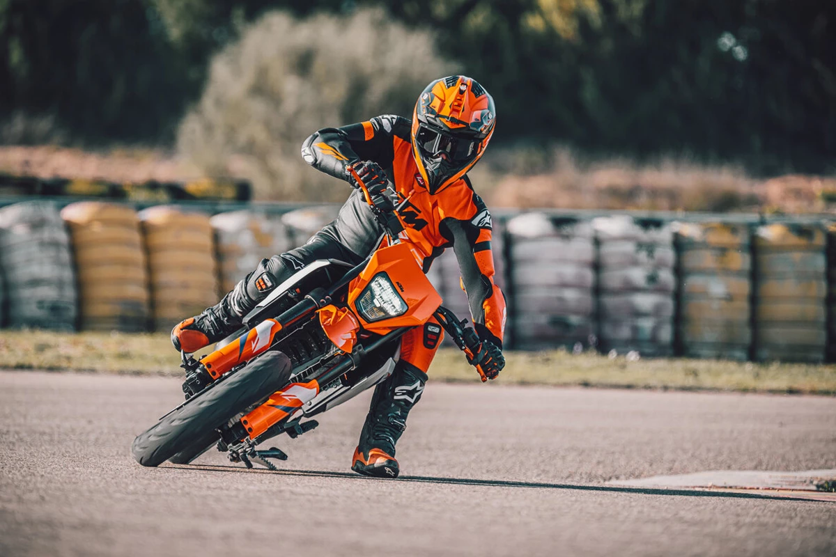 KTM 390 SMC R (MY26)