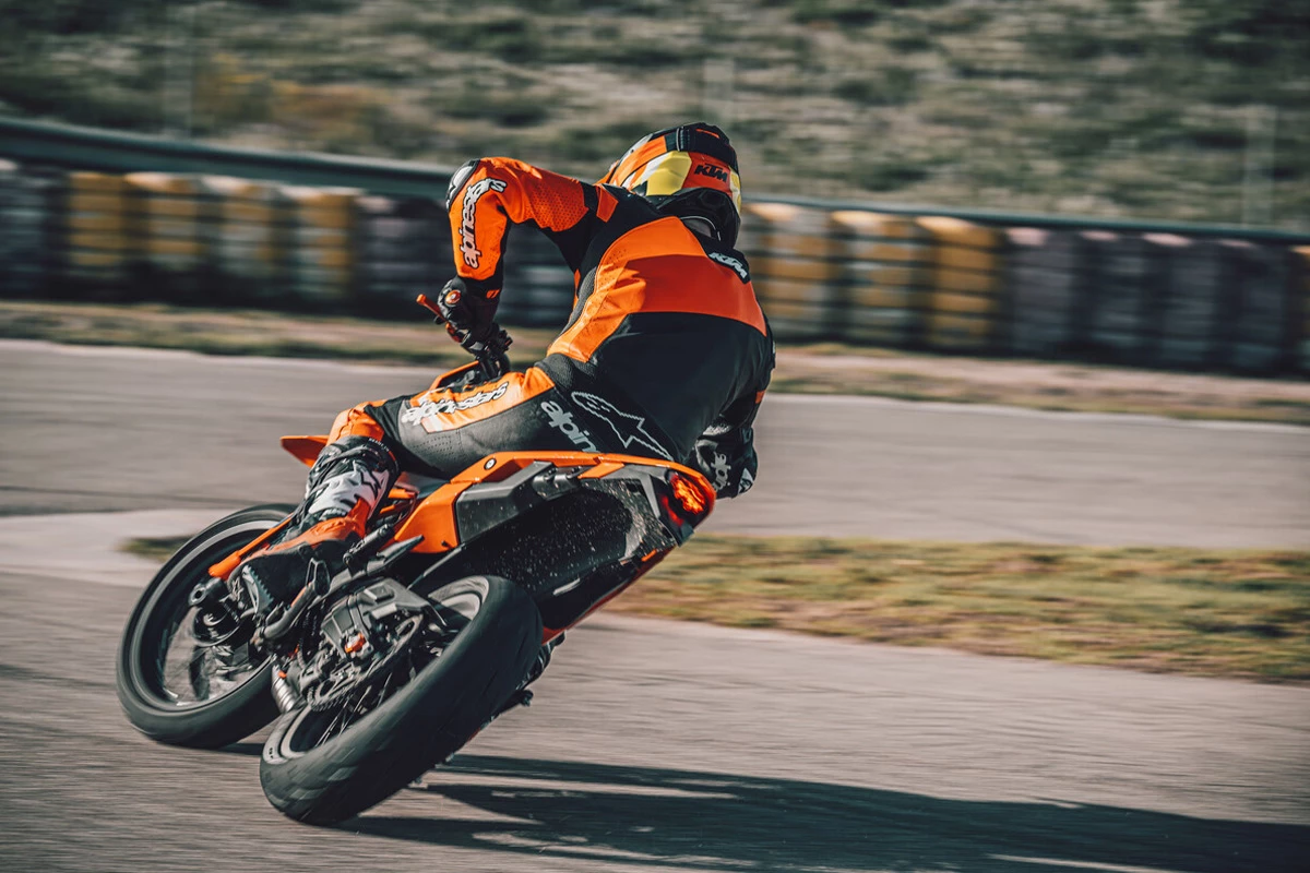 KTM 390 SMC R (MY26)