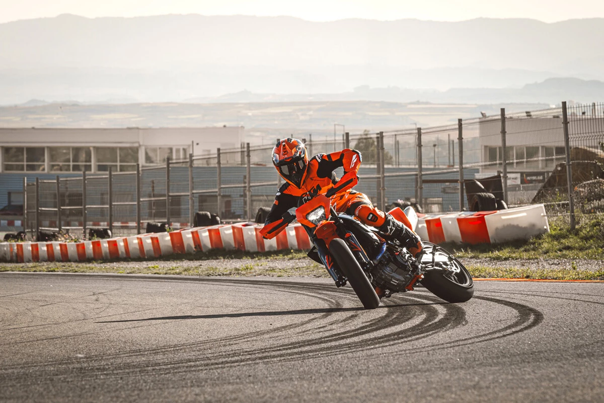 KTM 690 SMC R (MY26)