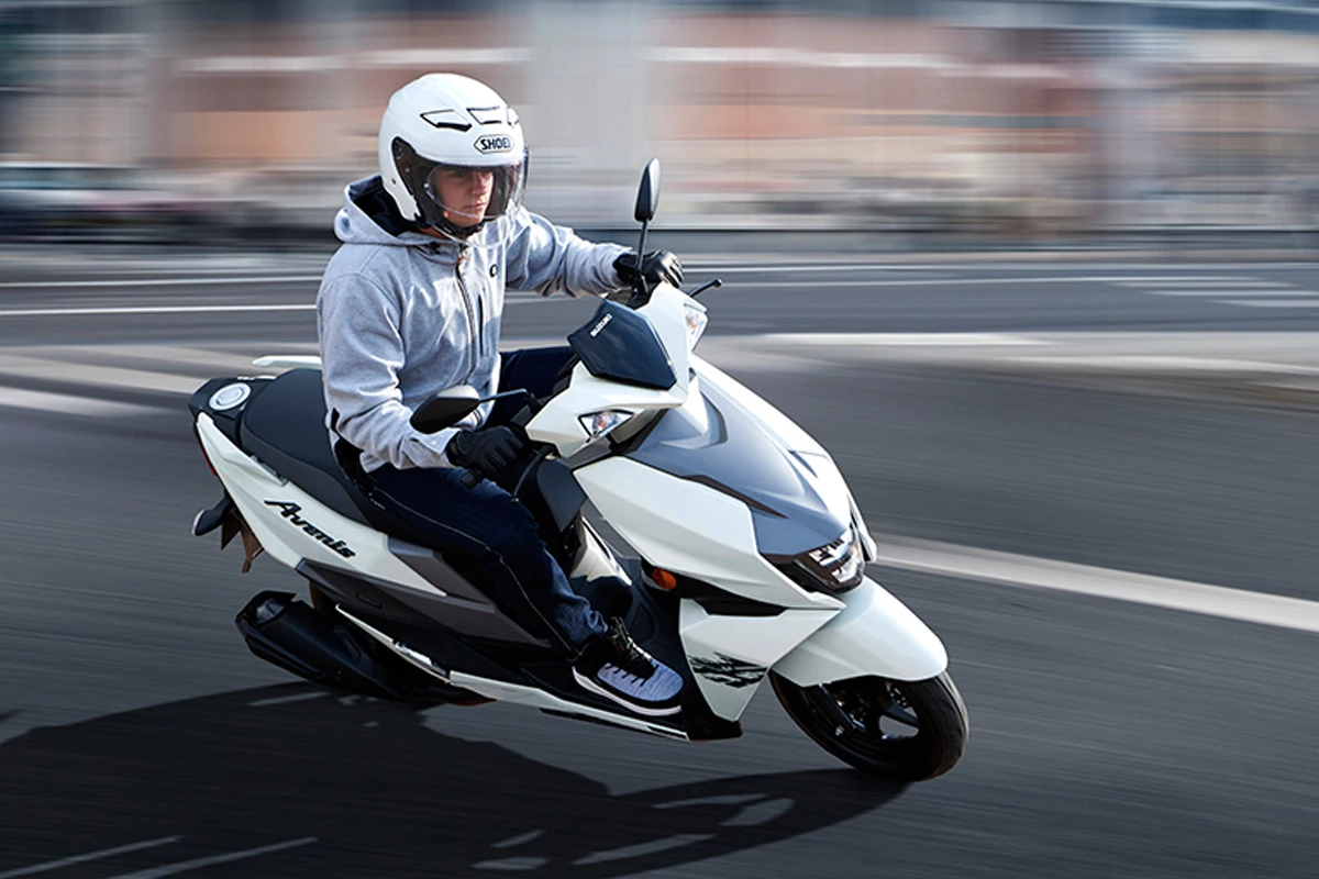 Suzuki UN 125 Avenis