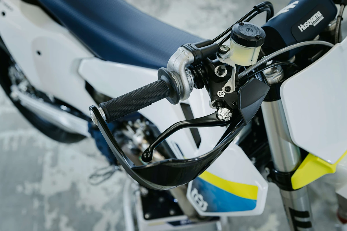 Husqvarna FS 450 (MY25)