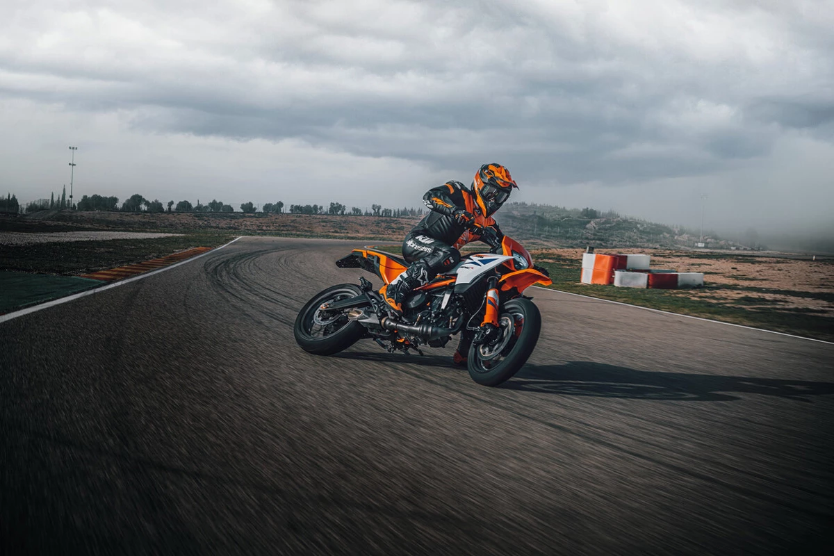 KTM 390 SMC R (MY26)