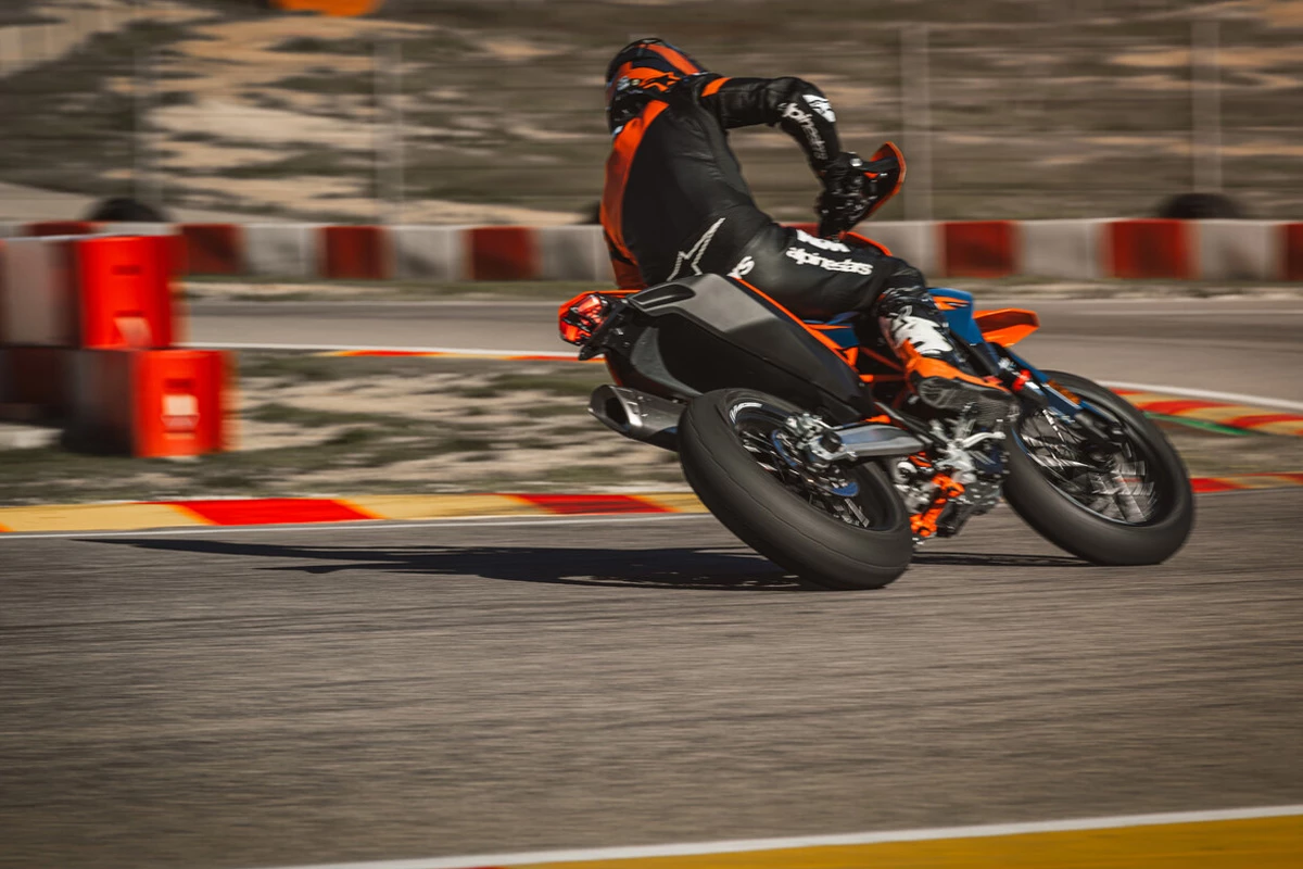 KTM 690 SMC R (MY26)