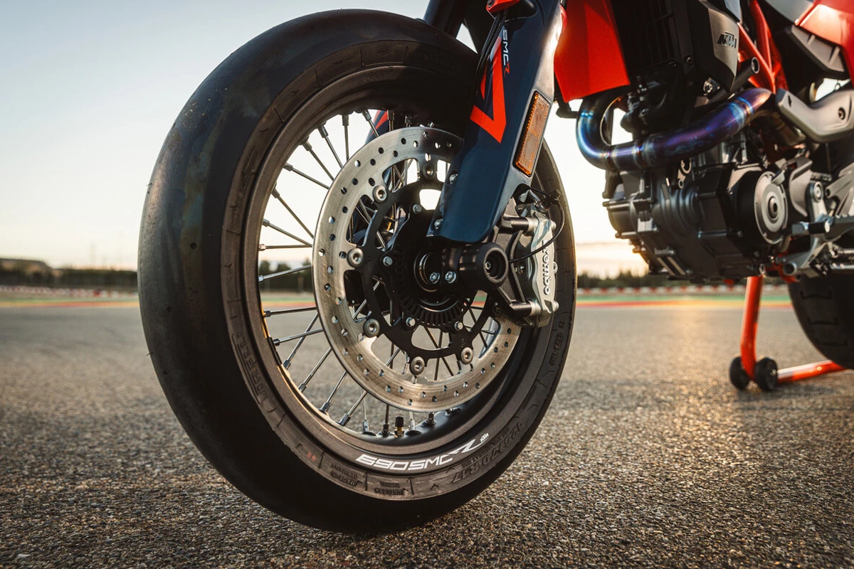 KTM 690 SMC R (MY26)