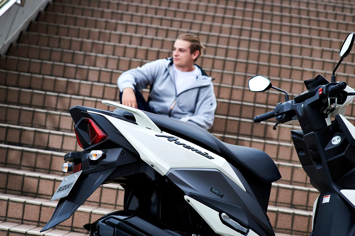 Suzuki UN 125 Avenis