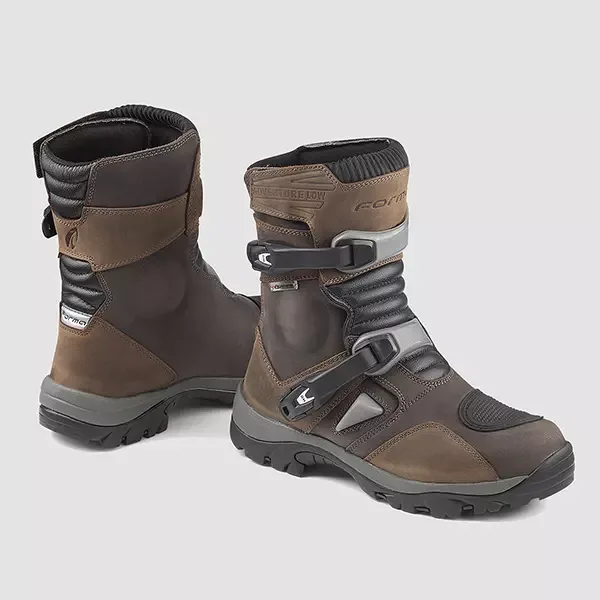 Forma Low Adventure Boots